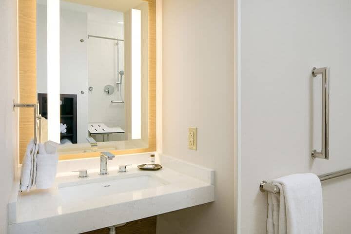 Room 20 of 37